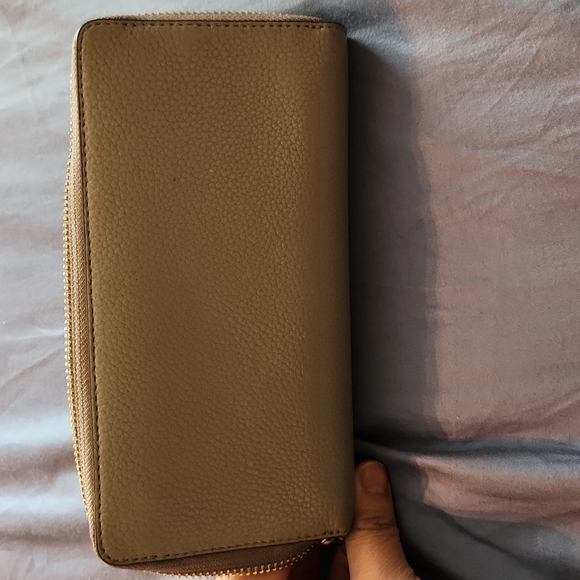 Tory Burch Wallet - Picture 5 of 9